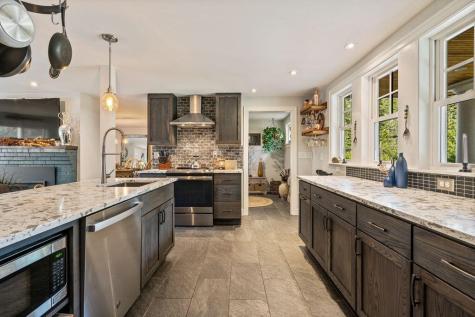 144 Two Lights Road Cape Elizabeth ME 04107