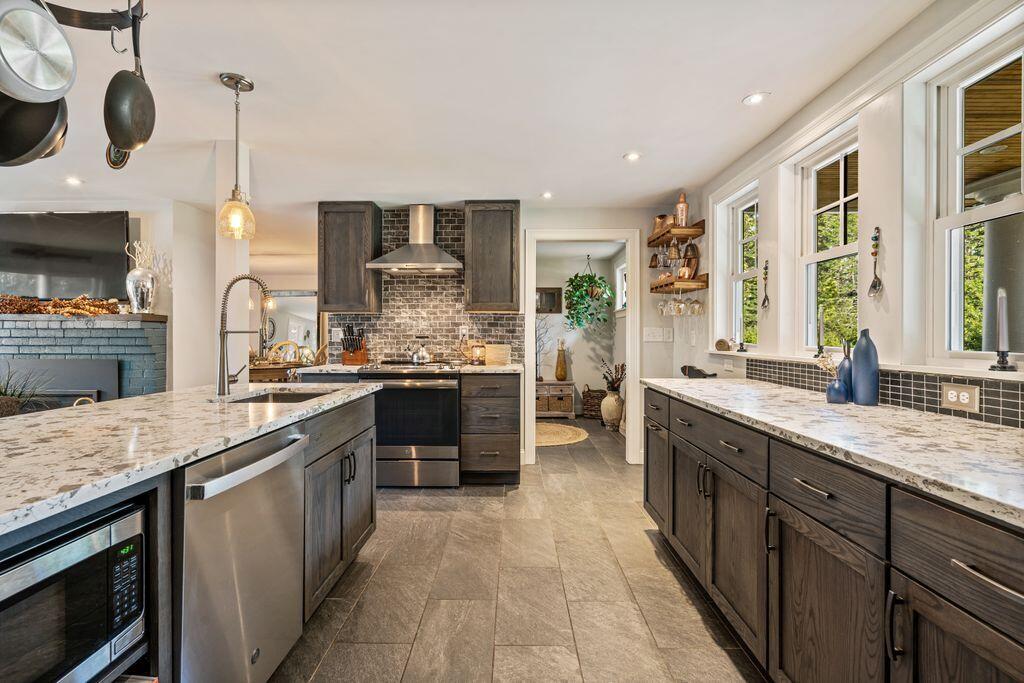 144 Two Lights Road Cape Elizabeth ME 04107