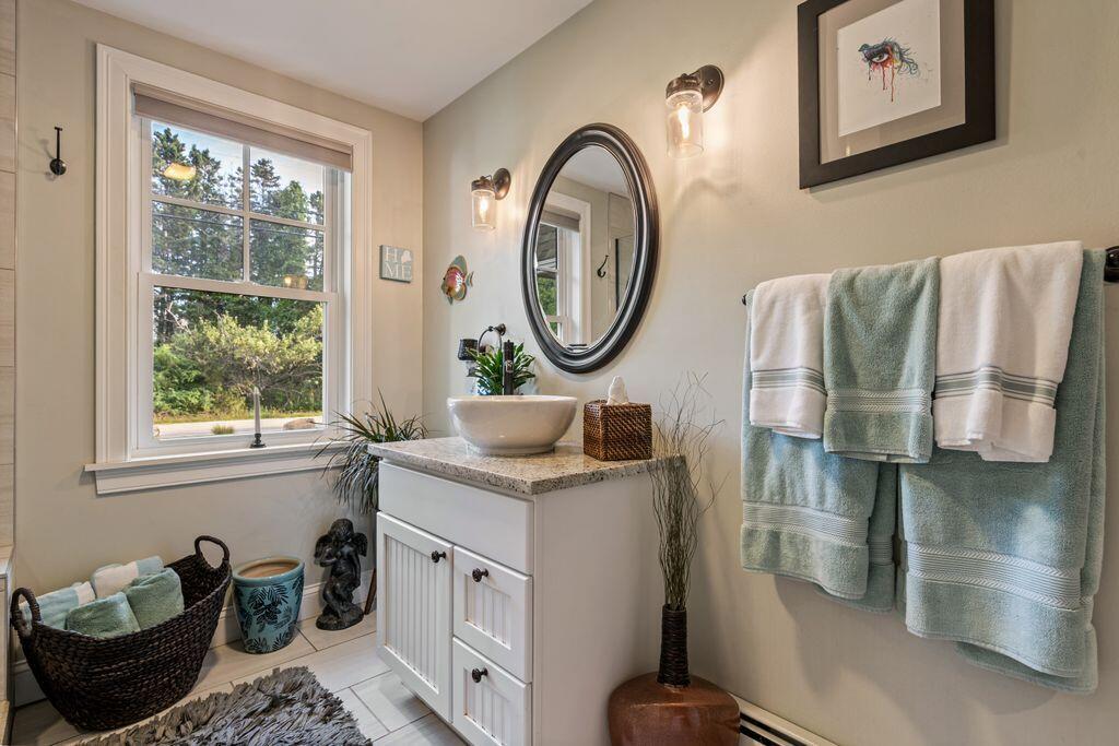 144 Two Lights Road Cape Elizabeth ME 04107