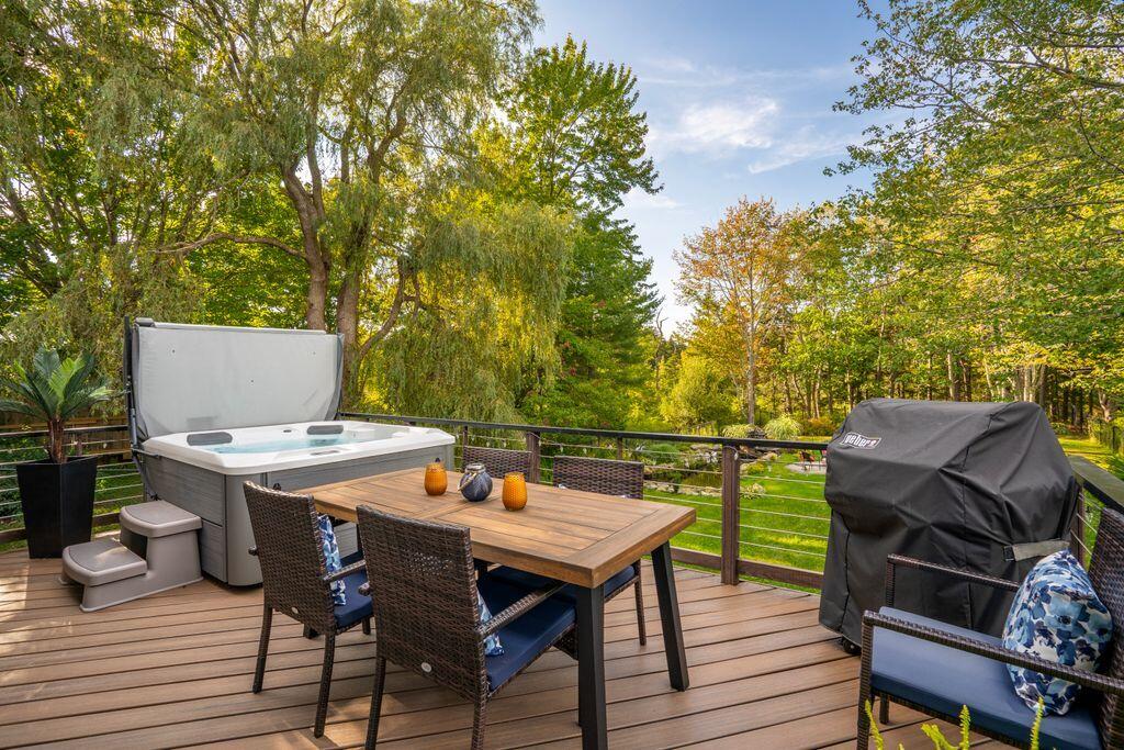 144 Two Lights Road Cape Elizabeth ME 04107