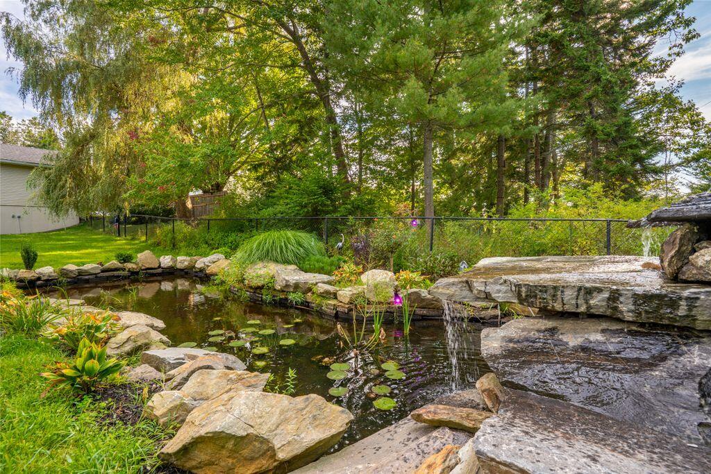 144 Two Lights Road Cape Elizabeth ME 04107