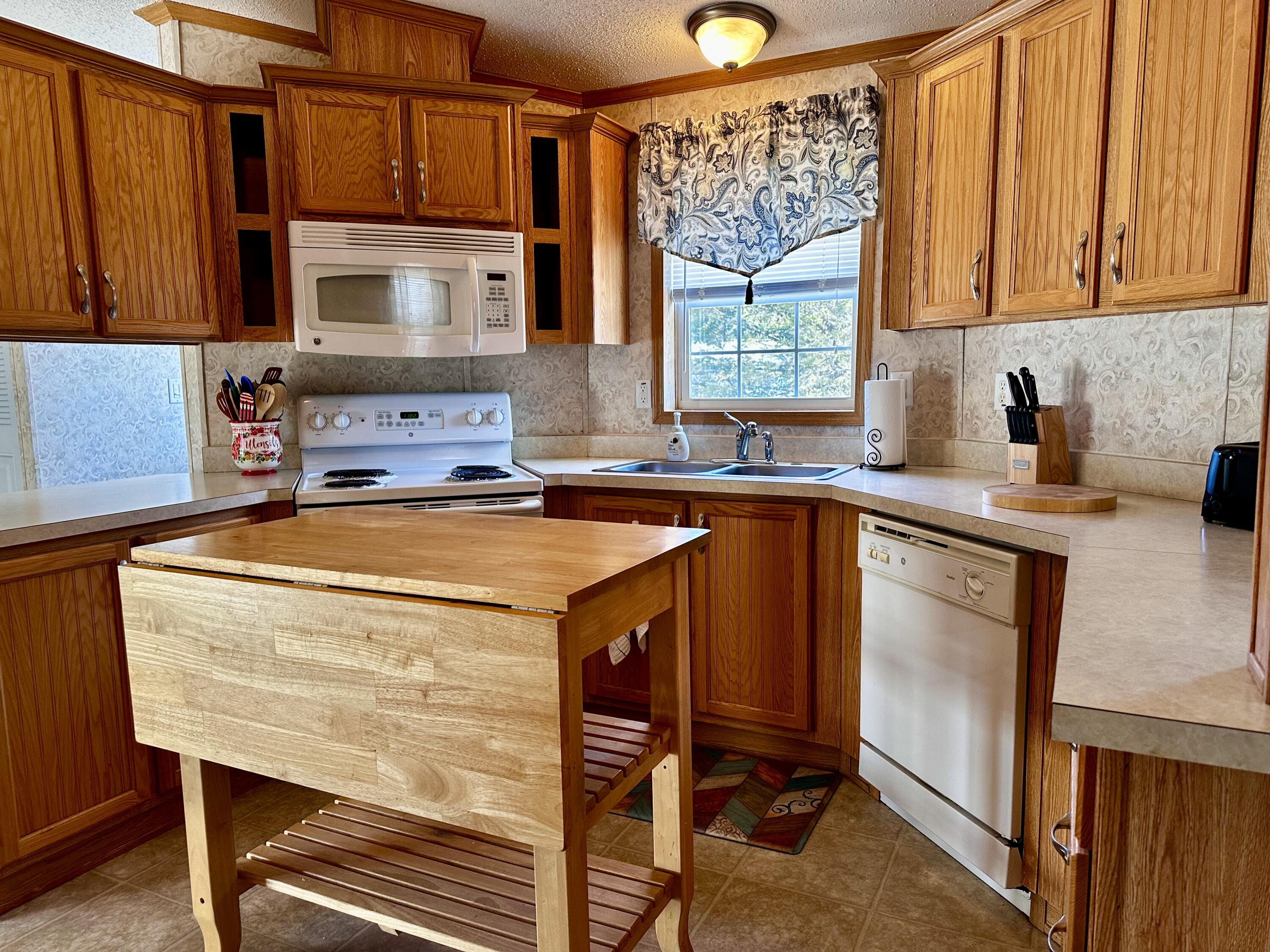 7 Pine Road Belmont ME 04952