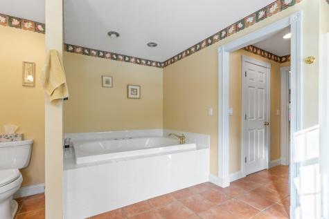 51 Old Field Road Yarmouth ME 04096