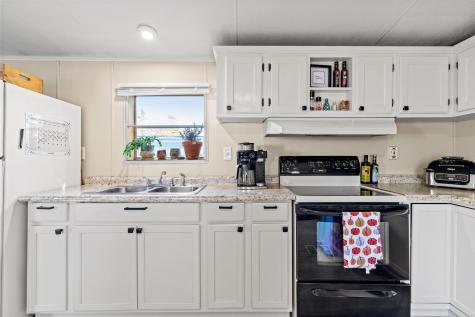 15 Tufton Street Brunswick ME 04011