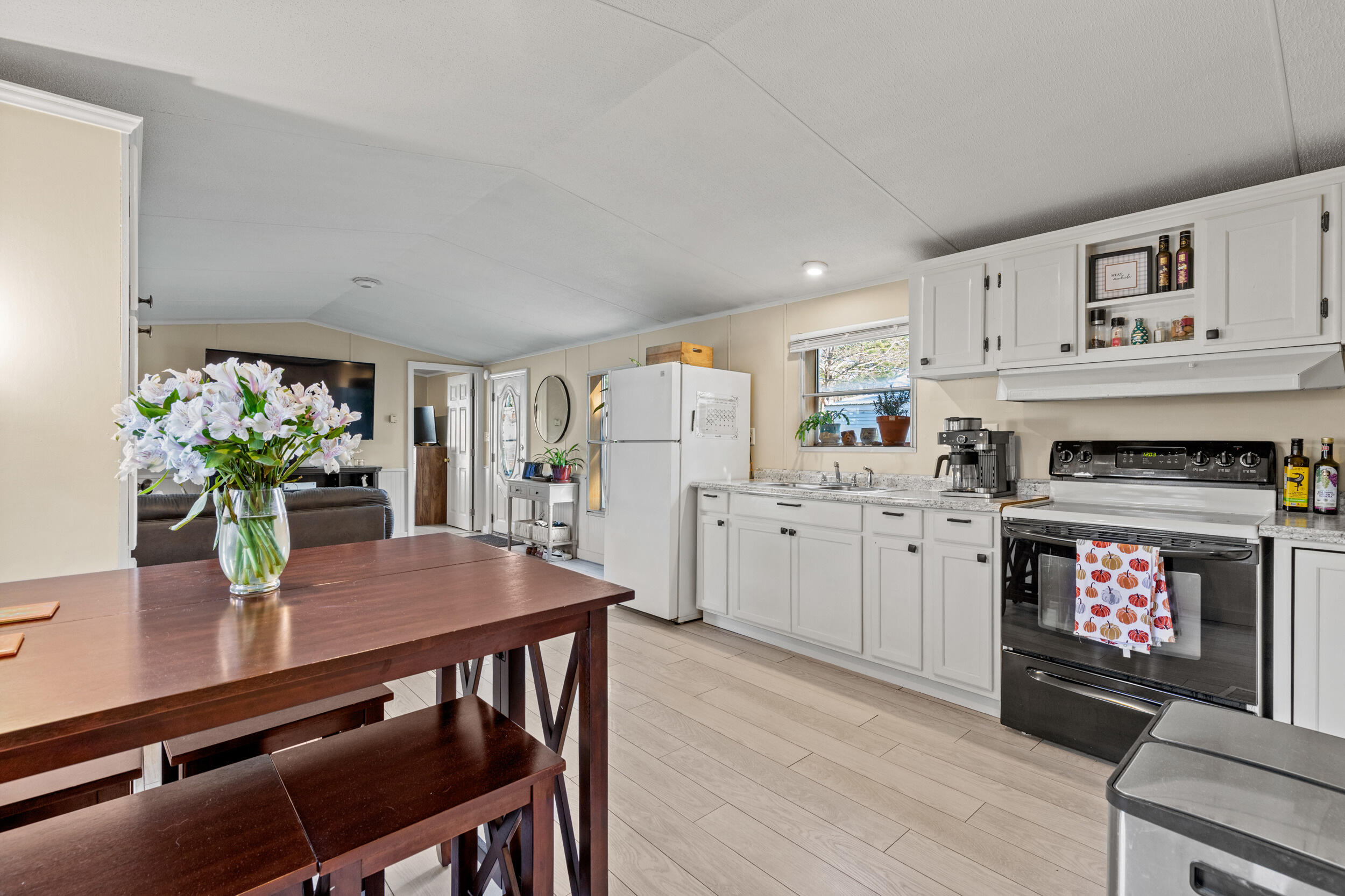 15 Tufton Street Brunswick ME 04011