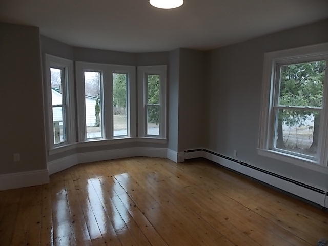 27 Willow Street Gardiner ME 04345