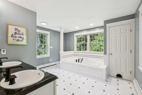 4 Periwinkle Way Falmouth ME 04105