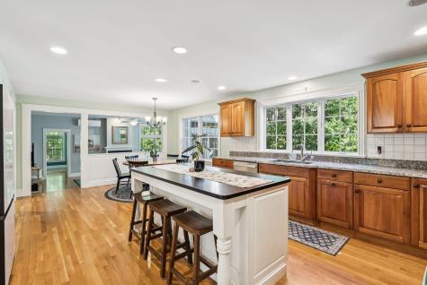 4 Periwinkle Way Falmouth ME 04105