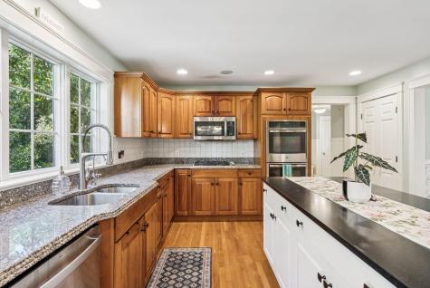 4 Periwinkle Way Falmouth ME 04105