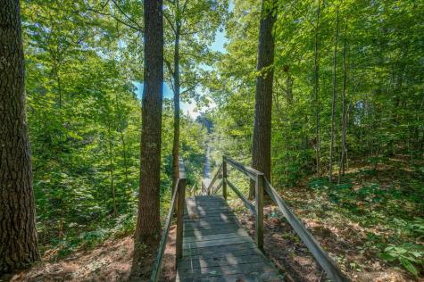 15 Worcester Drive Raymond ME 04071