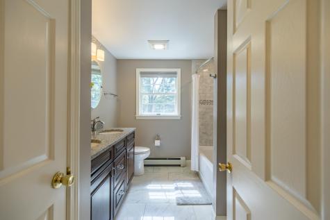 194 Oakwood Drive Yarmouth ME 04096