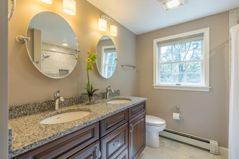 194 Oakwood Drive Yarmouth ME 04096