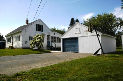 28 Willow Street Norridgewock ME 04957