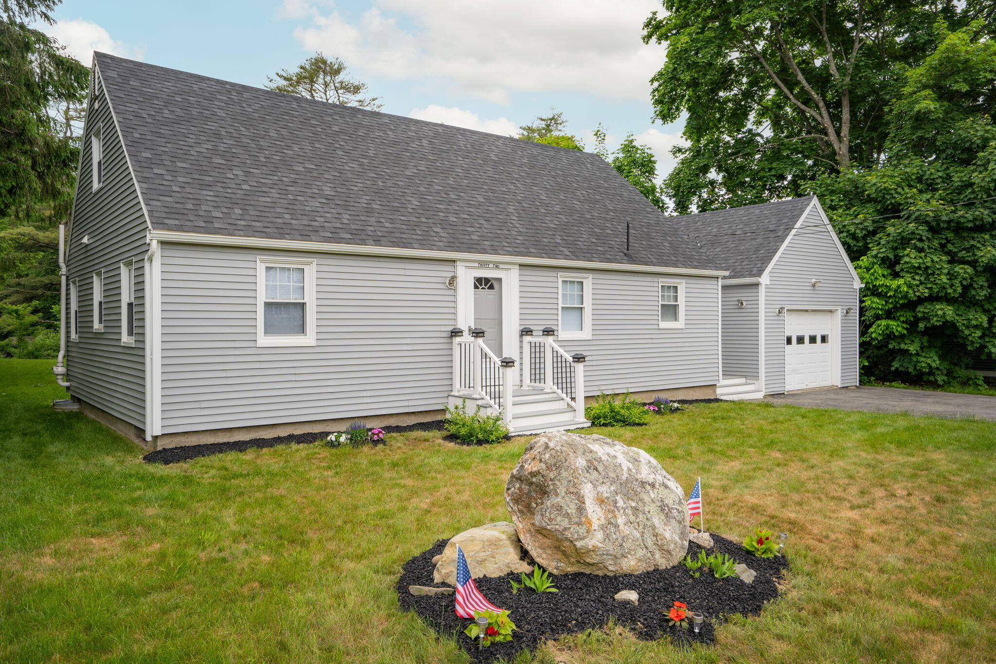 32 Allen Avenue Extension Falmouth ME 04105