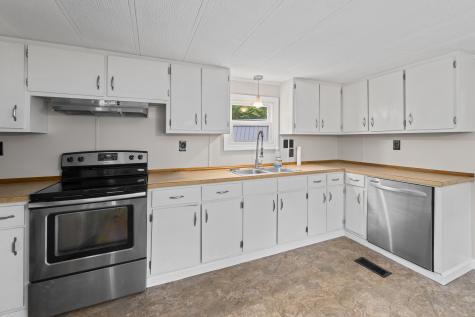 30 Sandalwood Circle Kittery ME 03904