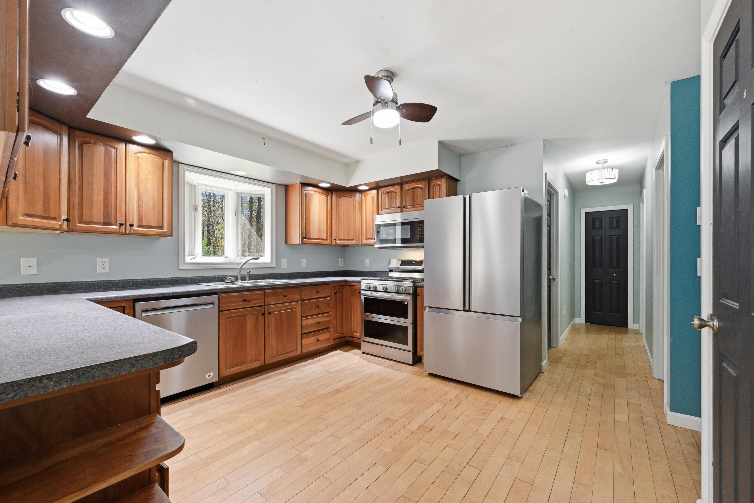 23 Cove Road Readfield ME 04355
