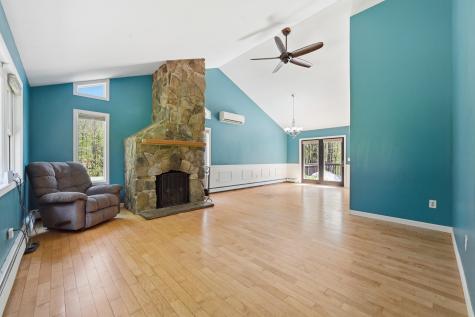 23 Cove Road Readfield ME 04355