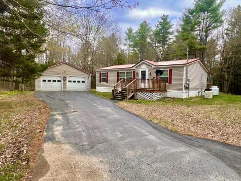 15 Barnett Way Gardiner ME 04345