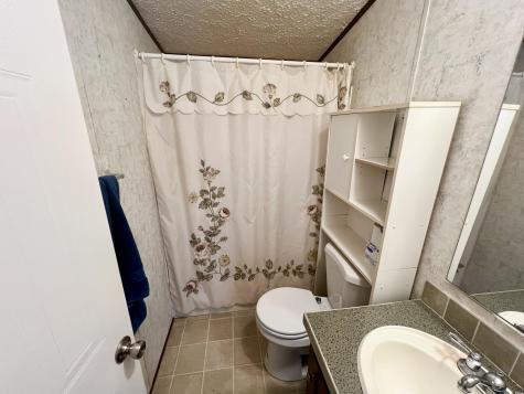 15 Barnett Way Gardiner ME 04345