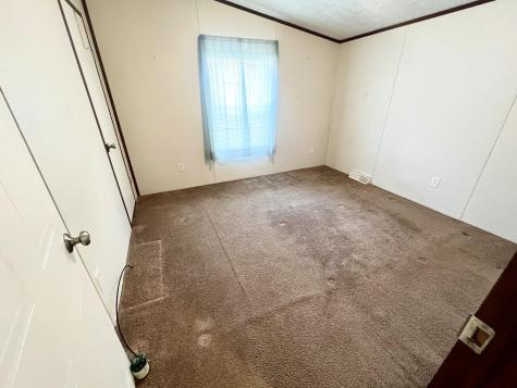 15 Barnett Way Gardiner ME 04345