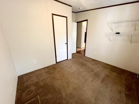 15 Barnett Way Gardiner ME 04345