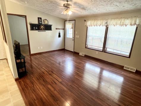 15 Barnett Way Gardiner ME 04345