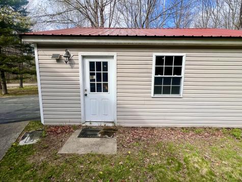 15 Barnett Way Gardiner ME 04345