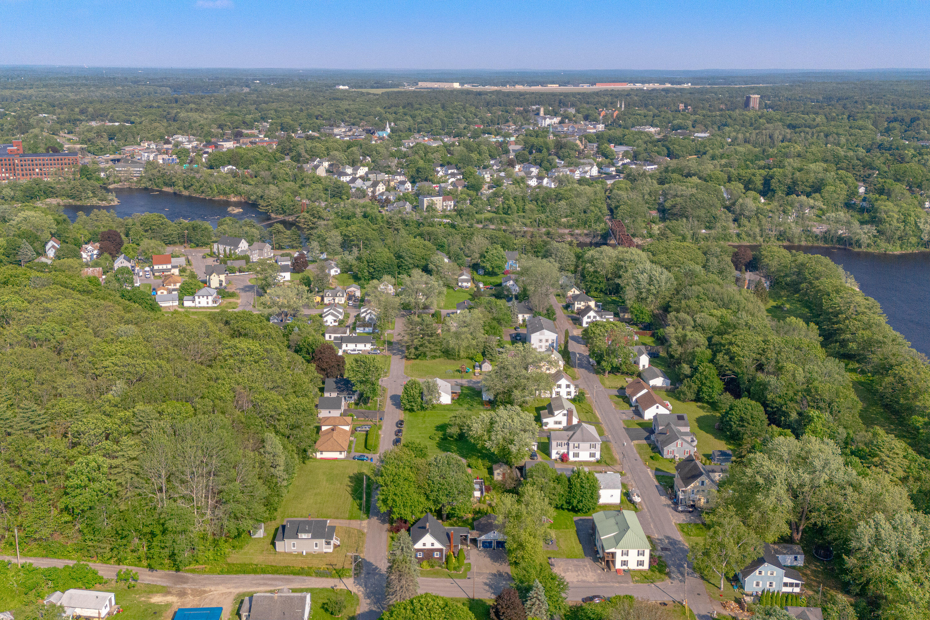 17 Middle Street Topsham ME 04086