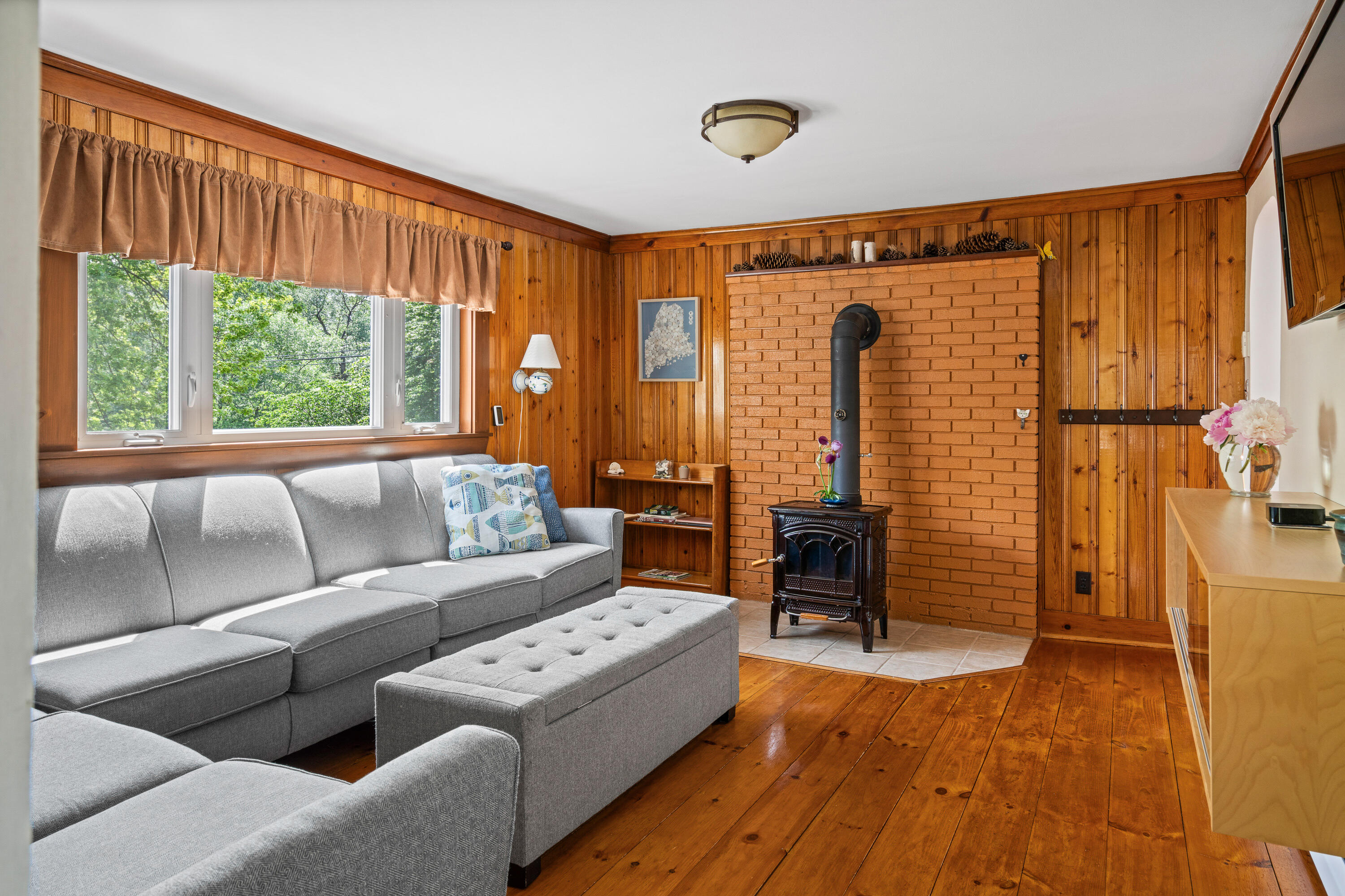 17 Middle Street Topsham ME 04086