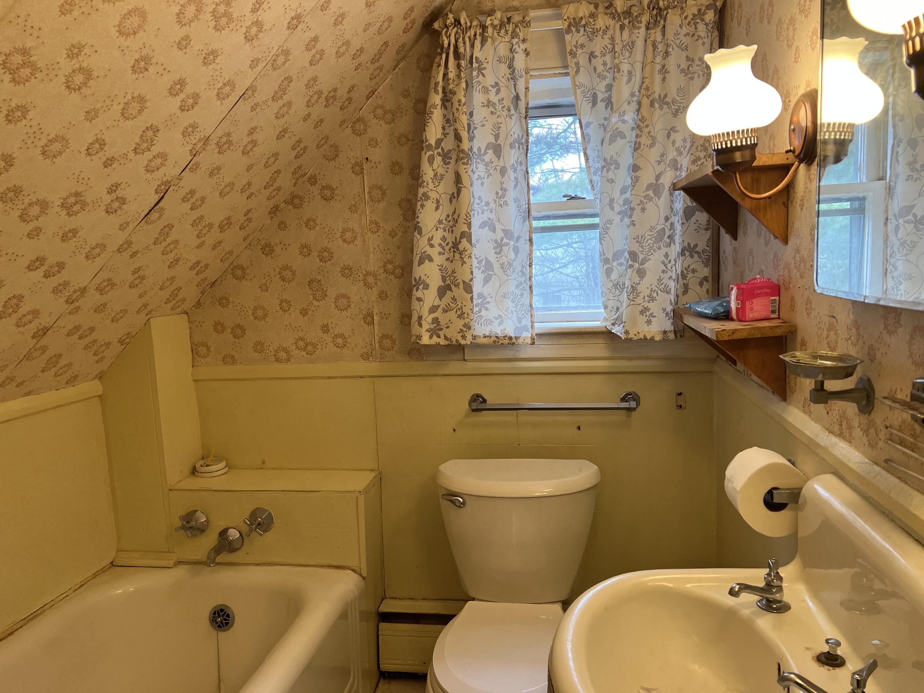 63 Rideout Avenue Lewiston ME 04240