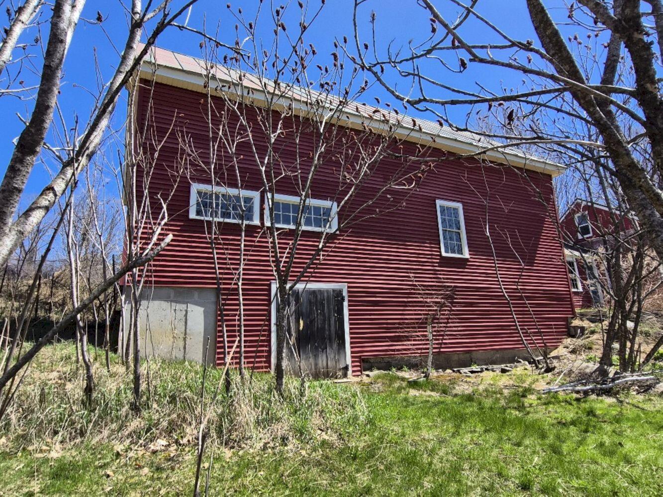 55 Cape Cod Hill Road New Sharon ME 04955