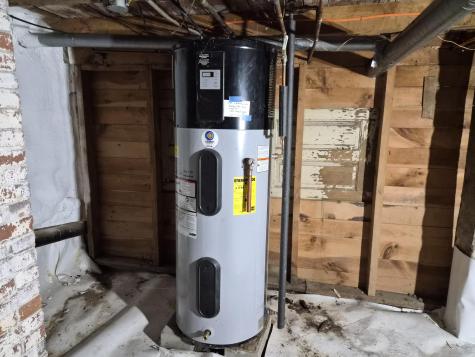 55 Cape Cod Hill Road New Sharon ME 04955