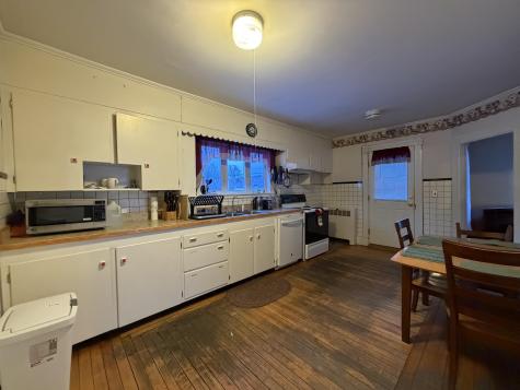 27 School Street Guilford ME 04443