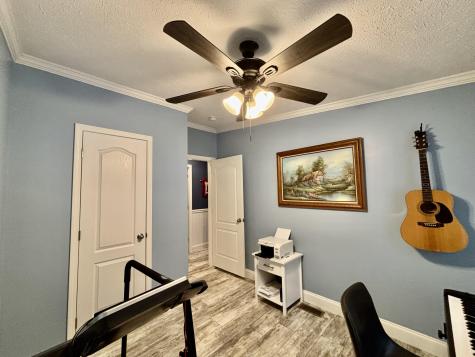 10 Alma Drive Lisbon ME 04250