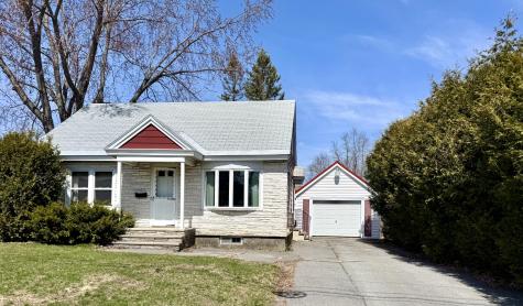 25 Sterling Street Waterville ME 04901