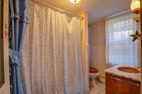724 Greenwood Road Norway ME 04268