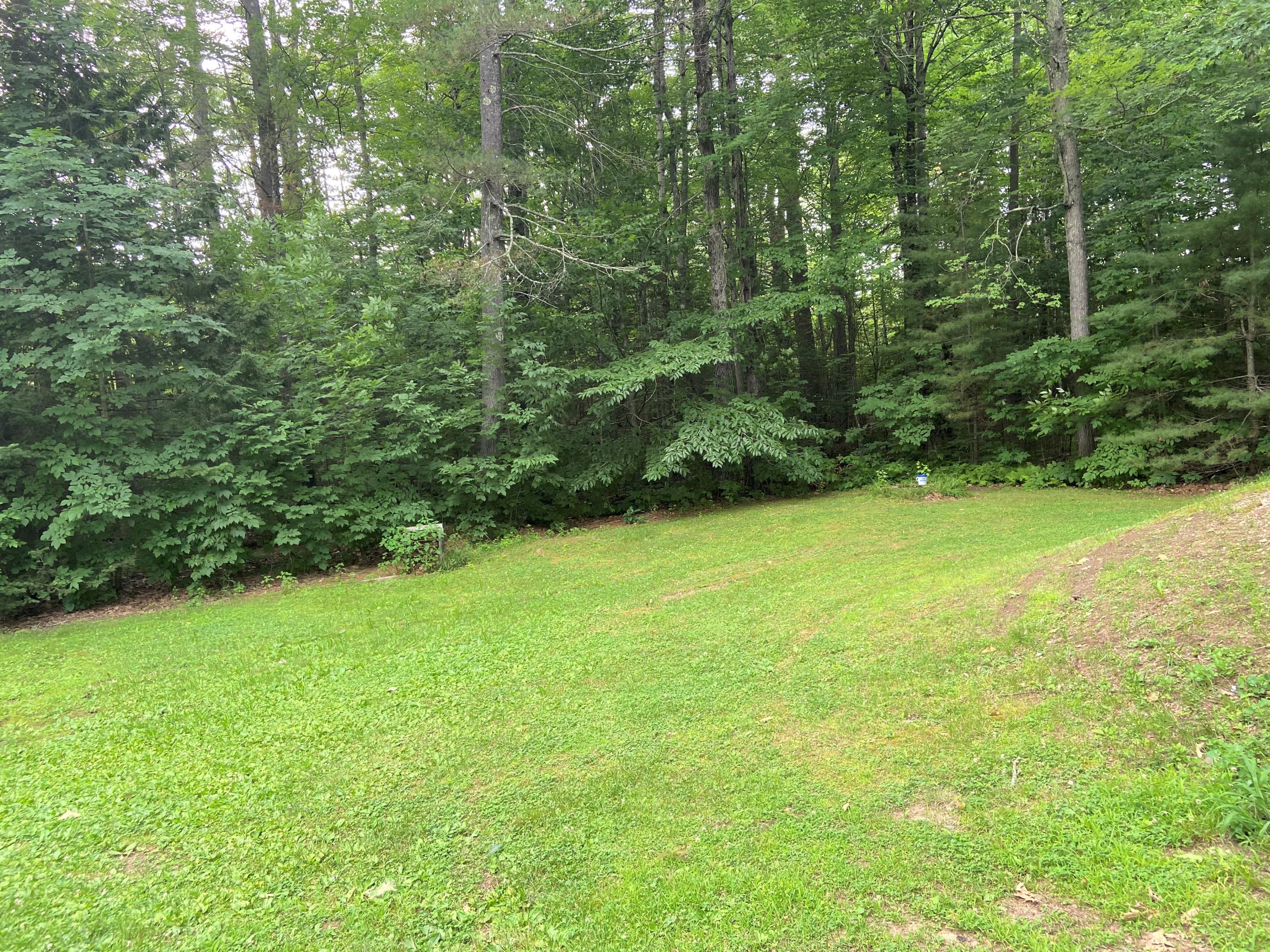 11 Country Acres Monmouth ME 04259
