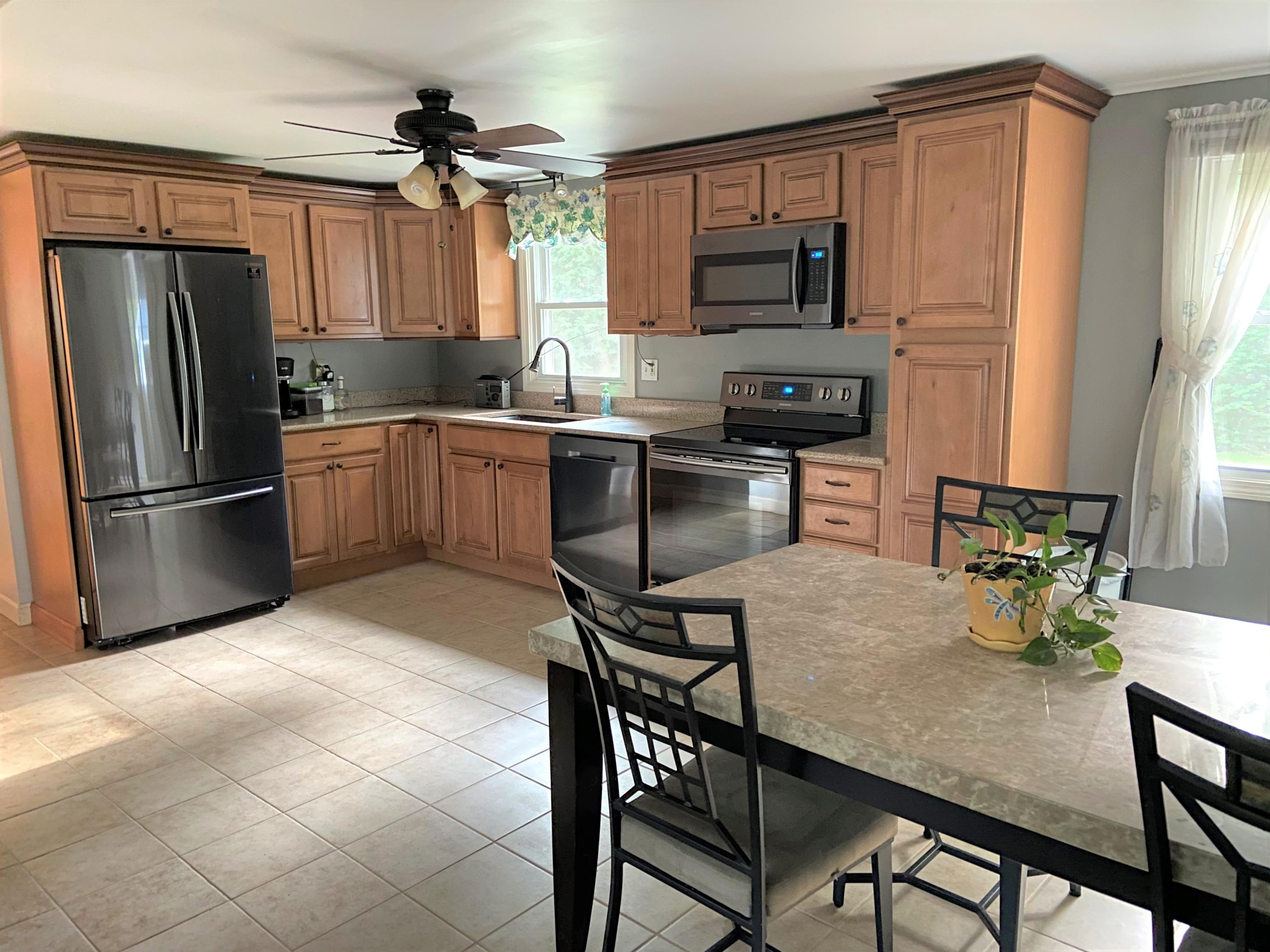 11 Country Acres Monmouth ME 04259