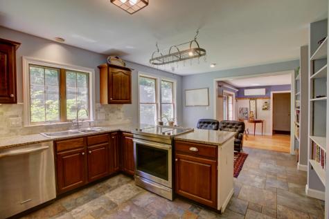 94 Oakwood Drive Yarmouth ME 04096