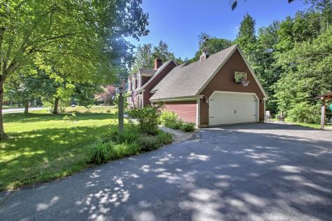 94 Oakwood Drive Yarmouth ME 04096
