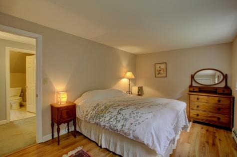 94 Oakwood Drive Yarmouth ME 04096