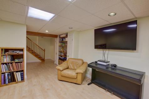 94 Oakwood Drive Yarmouth ME 04096