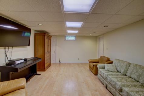 94 Oakwood Drive Yarmouth ME 04096