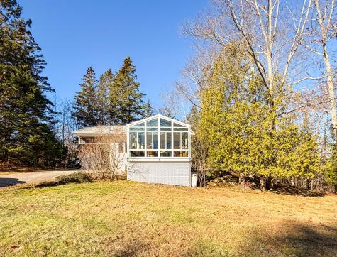 6 Nob Hill Road Hancock ME 04640