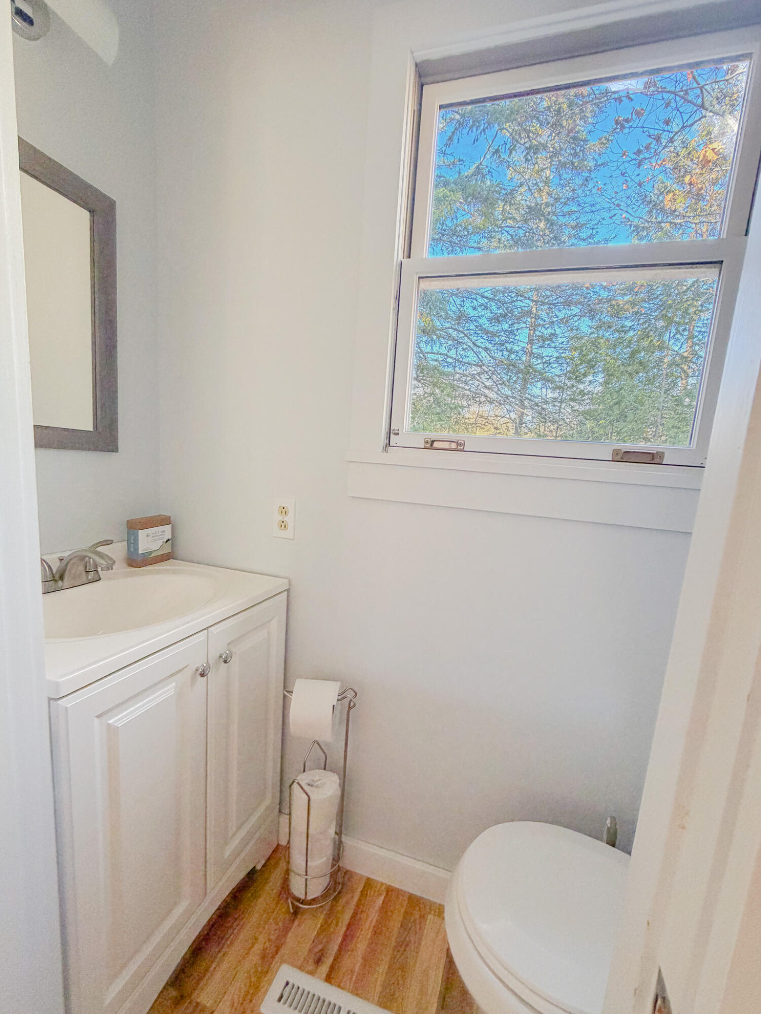 6 Nob Hill Road Hancock ME 04640