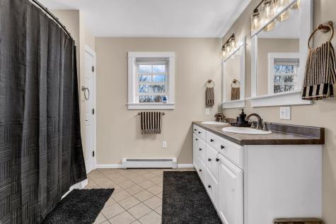 21 Glazier Lane Levant ME 04456