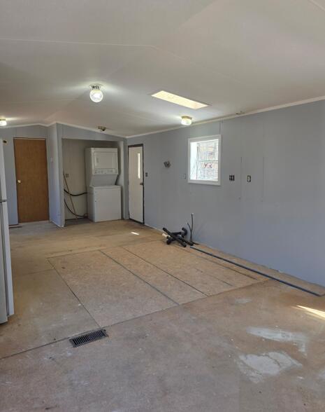 62 Squire Court Winthrop ME 04364