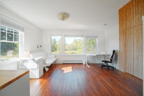 818 Forest Avenue Orono ME 04473