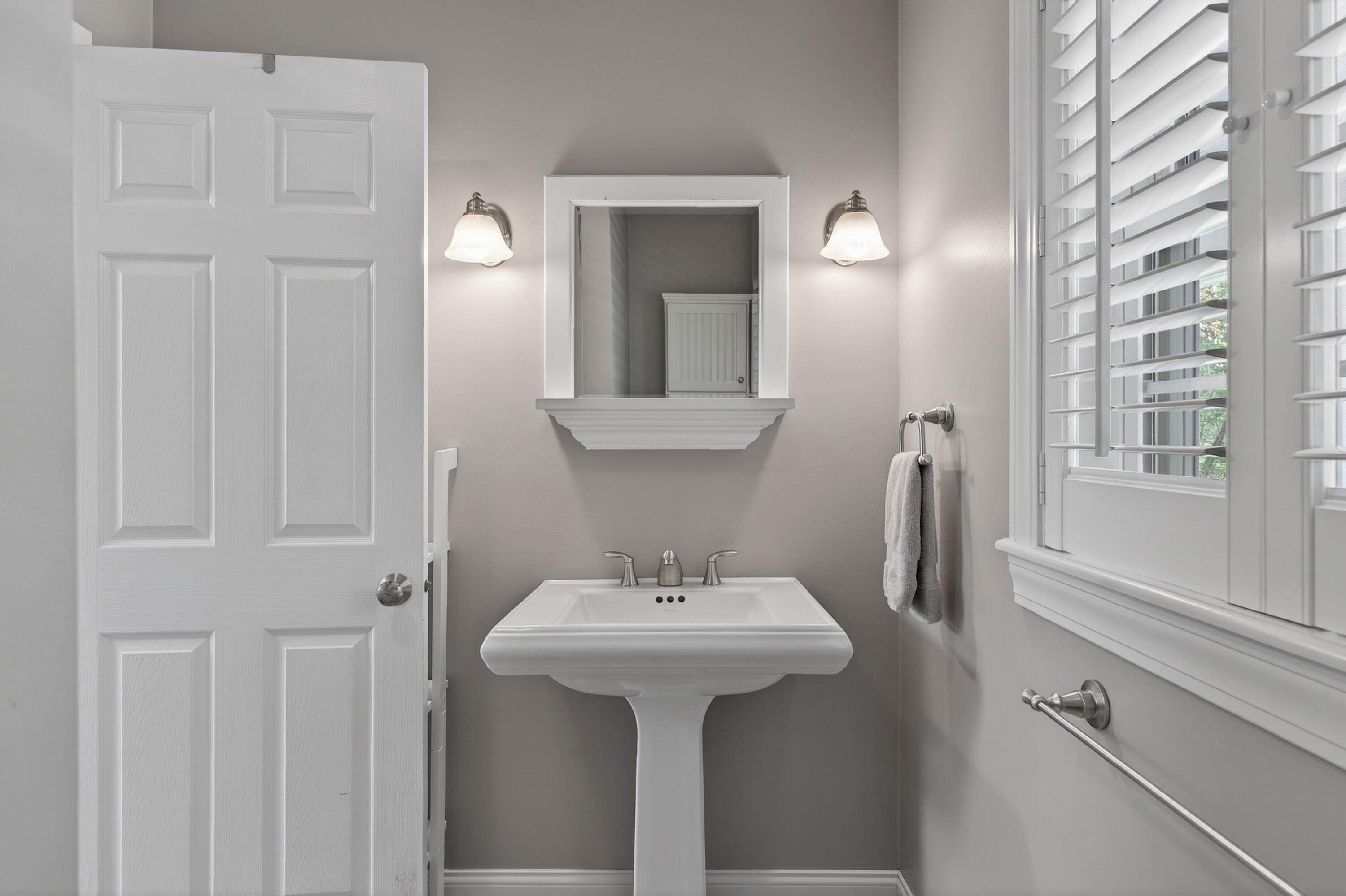 25 Hillview Lane Lewiston ME 04240