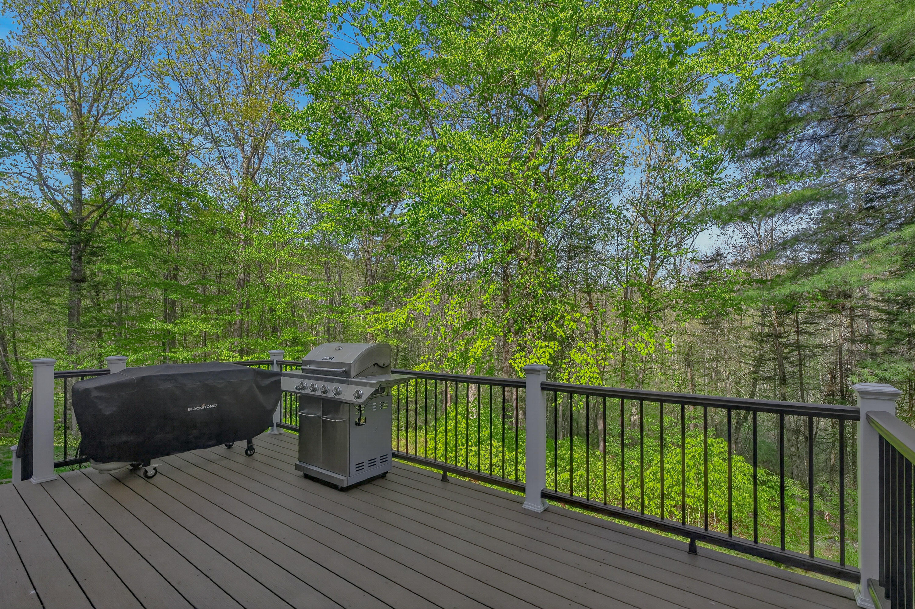 25 Hillview Lane Lewiston ME 04240